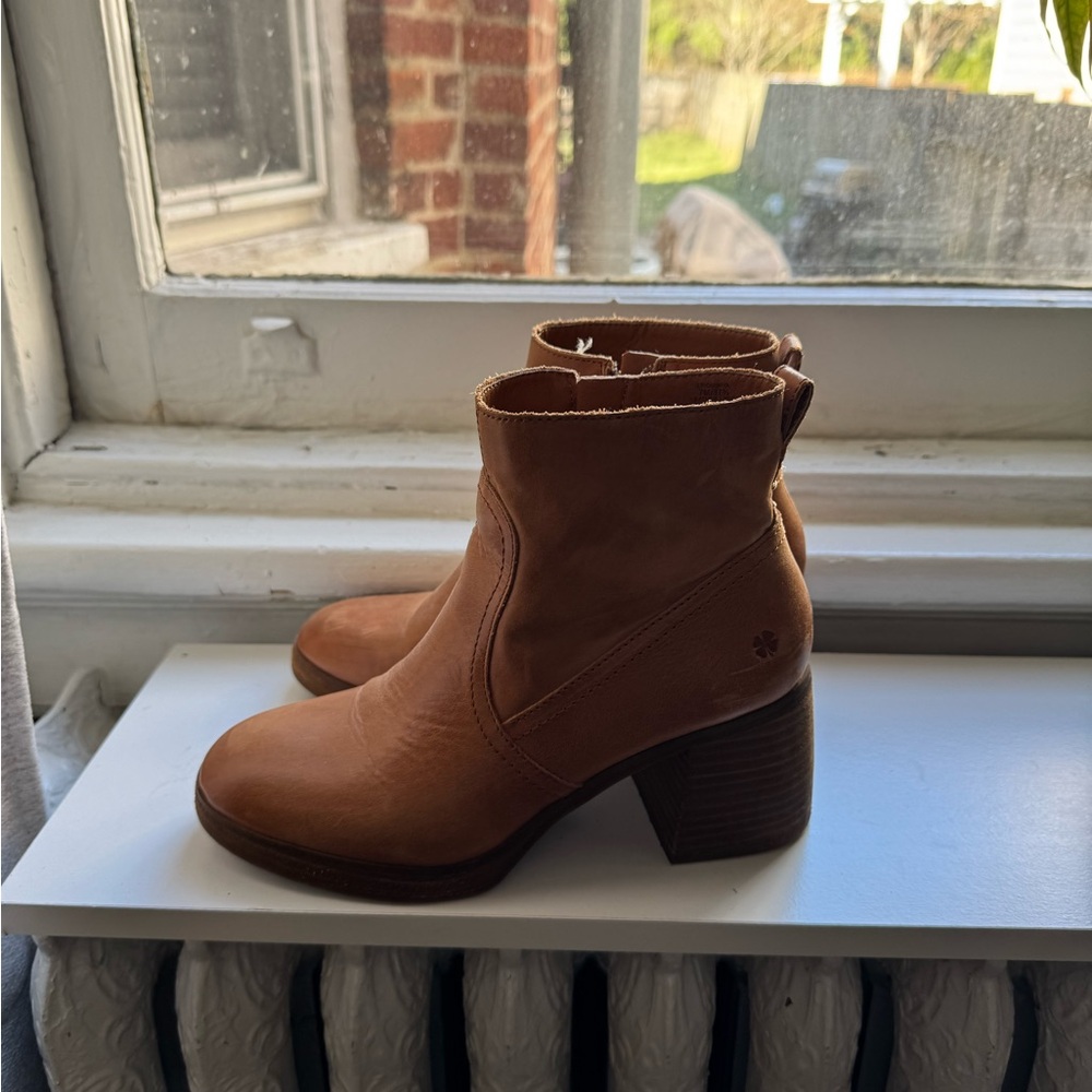 Lucky Brand Tan Leather Heeled Boots - Picture 3 of 7